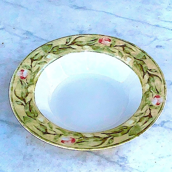 222 FIFTH ROSE BOUQUETS LARGE SOUP BOWL STONEWARE 9 1/8TH INCH - Picture 3 of 6